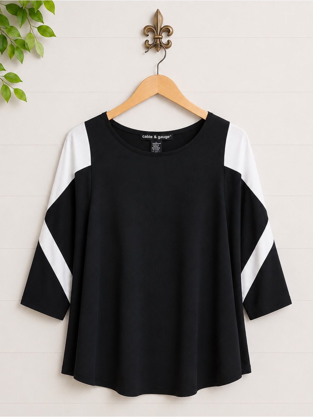 Cable & Gauge Black and White bell wing 3/4 Sleeve Flowy Blouse Top L